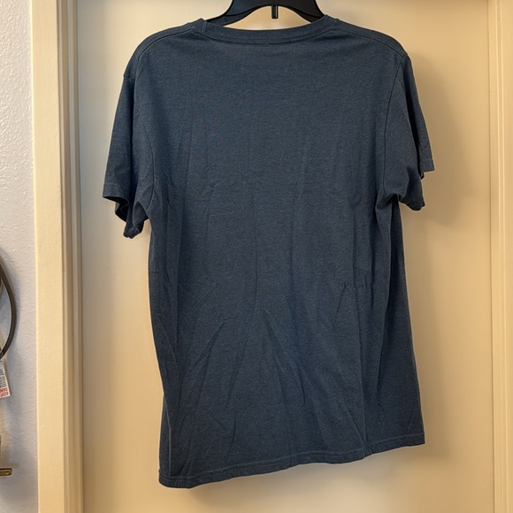 I Have No Shelf Control graphic tee - excellent pre-owned condition! - Picture 5 of 5